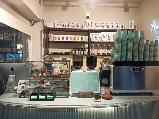 عکس کافه یاشیل