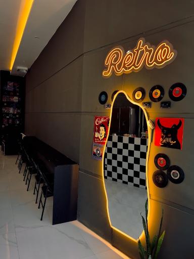 عکس کافی شاپ رترو