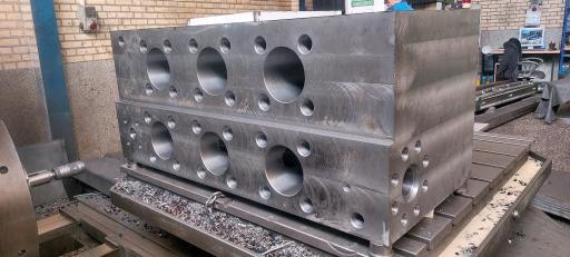 عکس گروه صنعتی اسپادانا