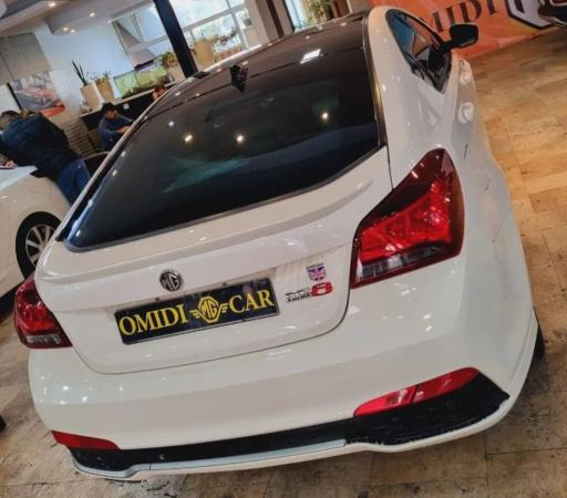 عکس نمایشگاه اتومبیل ام جی امیدی