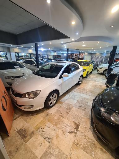 عکس نمایشگاه اتومبیل ام جی امیدی