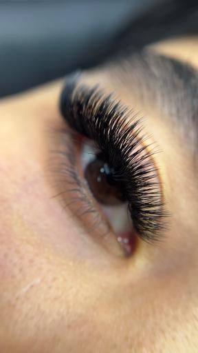 عکس سالن زيبايی مژه الهام رضاپور