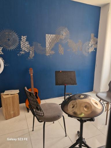عکس آموزشگاه موسیقی چکاوک 