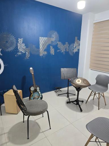 عکس آموزشگاه موسیقی چکاوک 