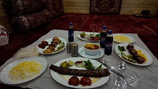 عکس باغ رستوران گلایل