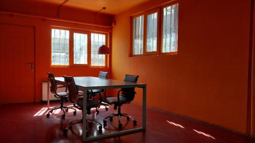 عکس فضای کار اشتراکی و شتابدهنده پویتک