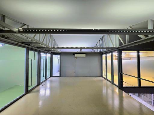 عکس فضای کار اشتراکی و شتابدهنده پویتک