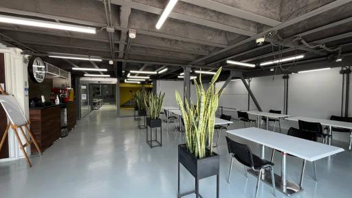 عکس فضای کار اشتراکی و شتابدهنده پویتک
