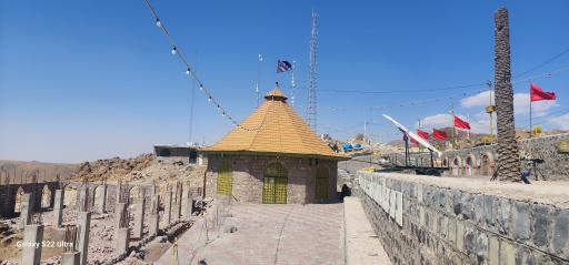 عکس مزار شهدای گمنام گاوازنگ