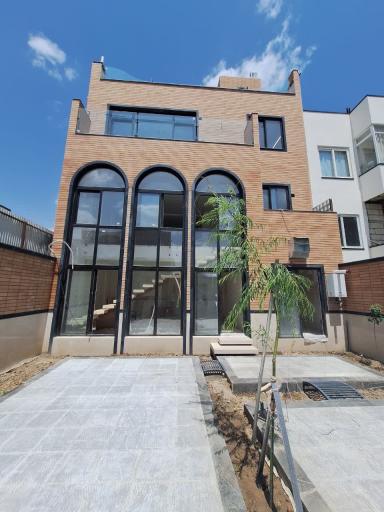 عکس تولید درب و پنجره مهندس شهرکی