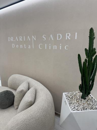 عکس دندانپزشکی دکتر آرین صدری