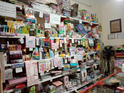 عکس لوازم تحریر کاغذ رنگی