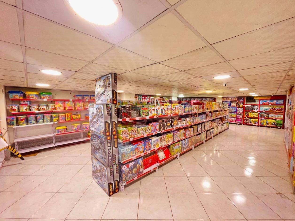 عکس اسباب بازی فروشی آرشام