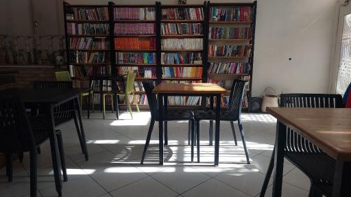 عکس کافه کتاب خانه تجربه