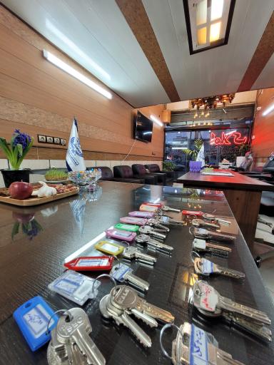 عکس گروه مشاورین املاک هخامنش 