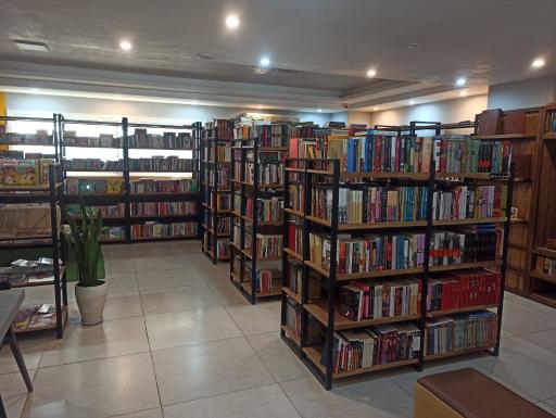 عکس فروشگاه شهرکتاب