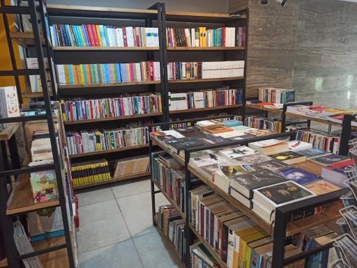عکس فروشگاه شهرکتاب