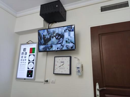 دکتر سید حسین ابطحی فوق تخصص چشم شبکیه و لیزر