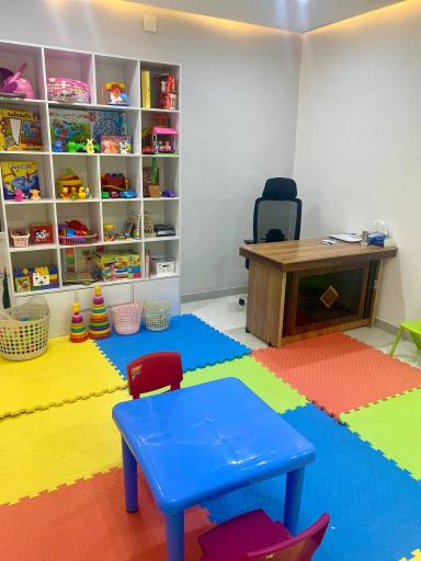 عکس گفتاردرمانی زهرا خرم نظری