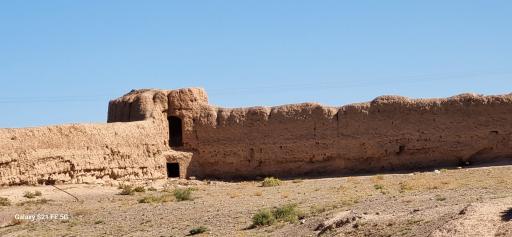 عکس قلعه قدیمی باغچه