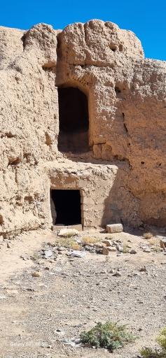 عکس قلعه قدیمی باغچه