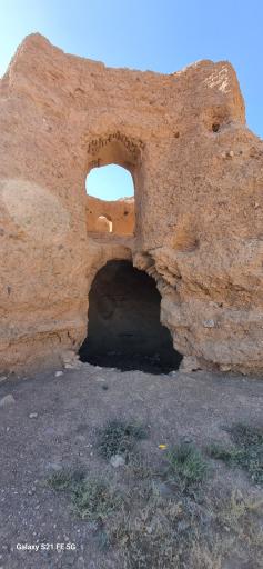 عکس قلعه قدیمی باغچه