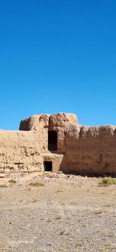 عکس قلعه قدیمی باغچه