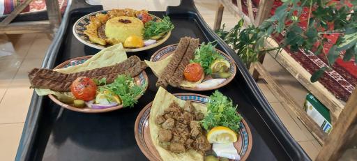 عکس رستوران سنتی شب‌های تون