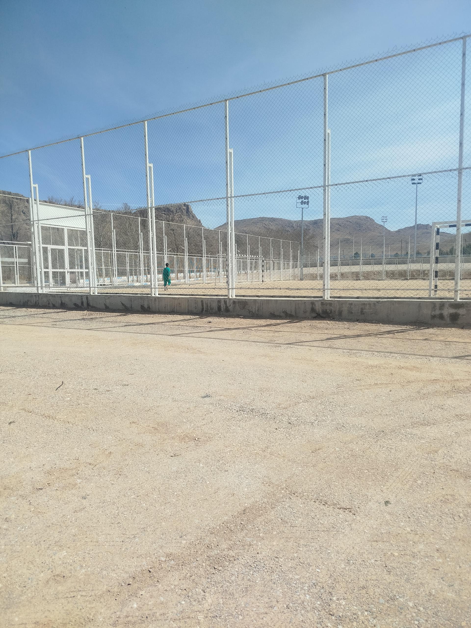 عکس زمین فوتبال ساحلی واسکیت