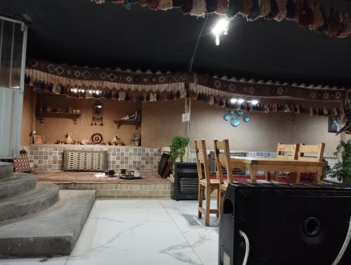 عکس رستوران سنتی شب‌های تون