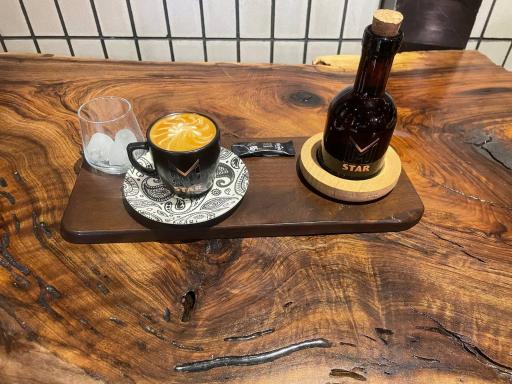 عکس کافه ام استار