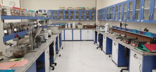 عکس دانشکده طب ایرانی و مکمل