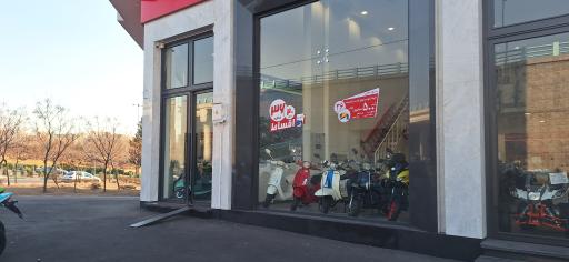 عکس نمایندگی کویر موتور باقری