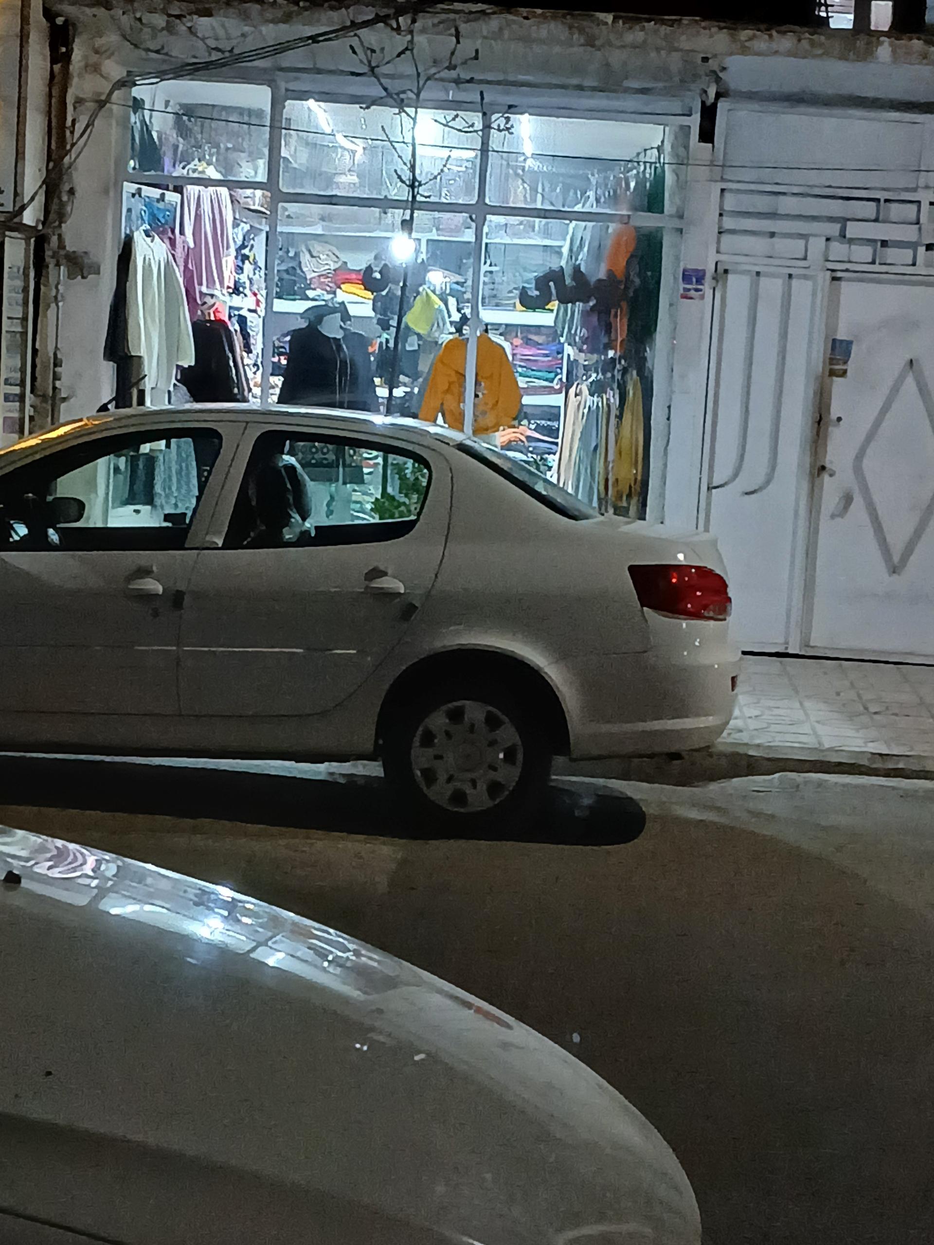 عکس لباس فروشی یاس