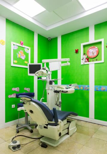 عکس کلینیک دندانپزشکی سبز
