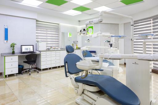 عکس کلینیک دندانپزشکی سبز