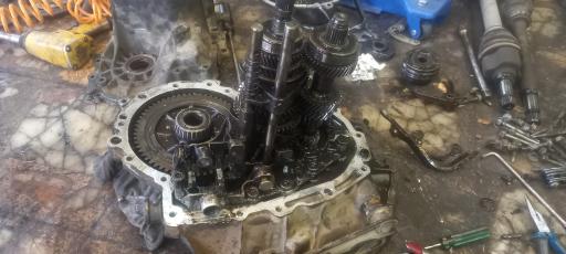 عکس تعویض روغنی اتو سرویس ملک