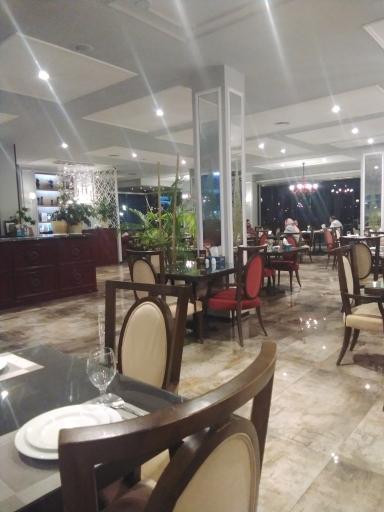 عکس رستوران شاندیز 