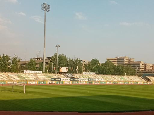 عکس استادیوم دستگردی