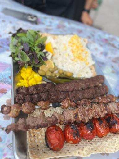 عکس کباب سرای نمونه پنجه طلا