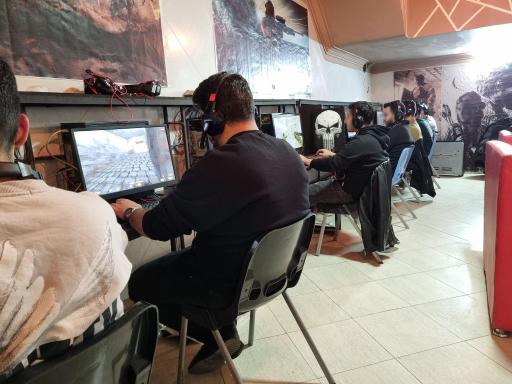 عکس کافه گیم جاذبه