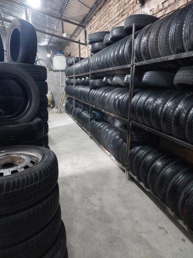 عکس نماشیگاه لاستیک استوک بنیامین