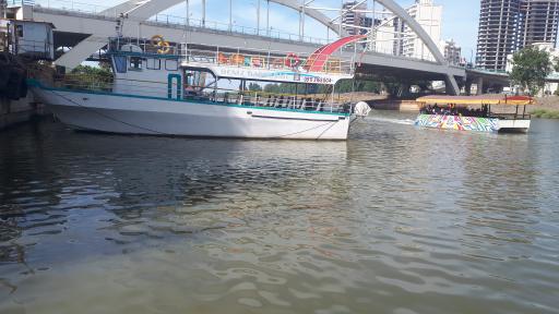 عکس کشتی تفریحی گردشگری دِنیز