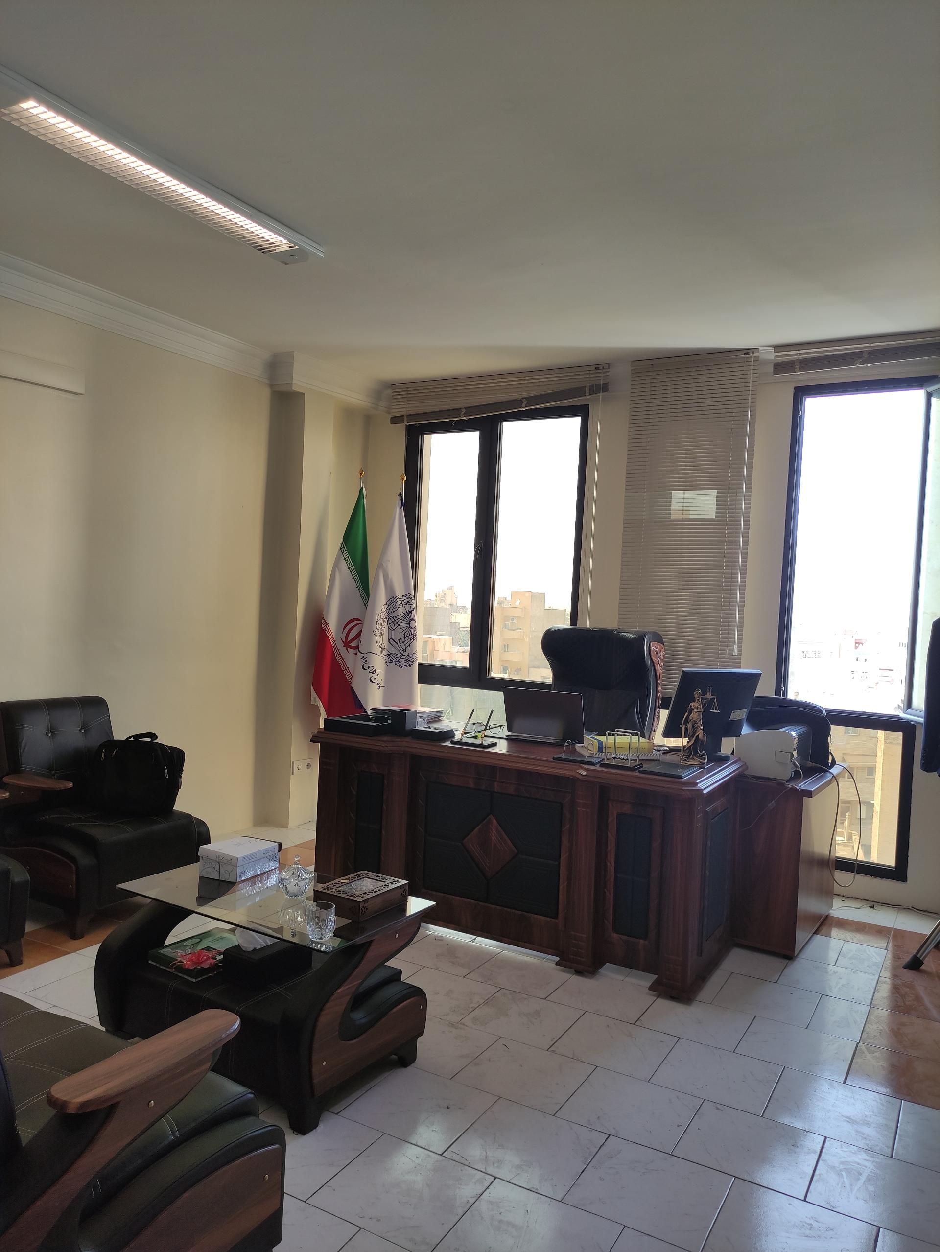 عکس دفتر وکالت جعفر عباسی