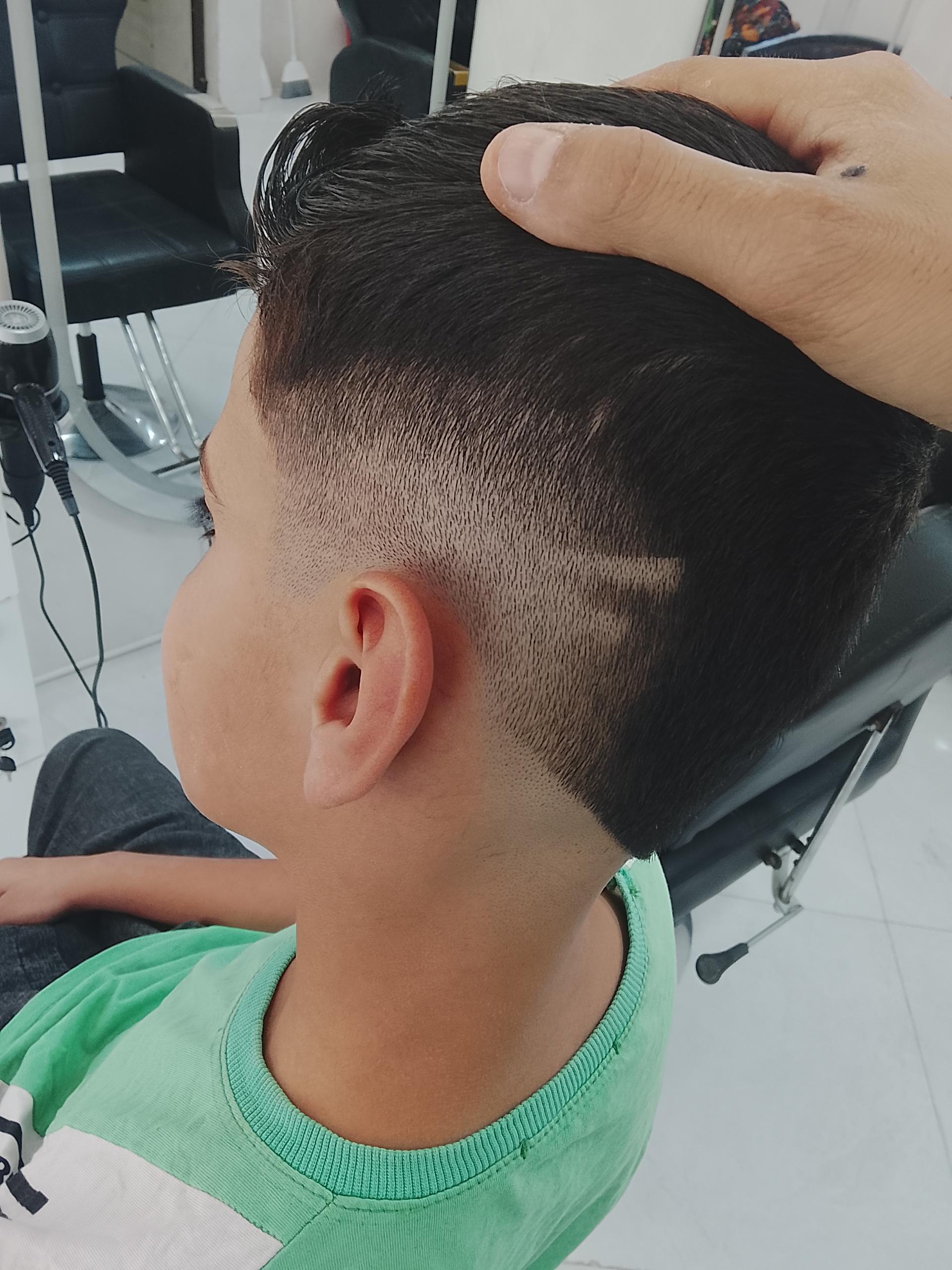 عکس آرایشگاه مردانه ماکان