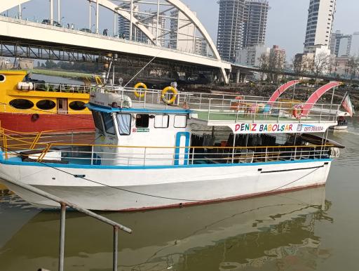 عکس کشتی تفریحی گردشگری دِنیز