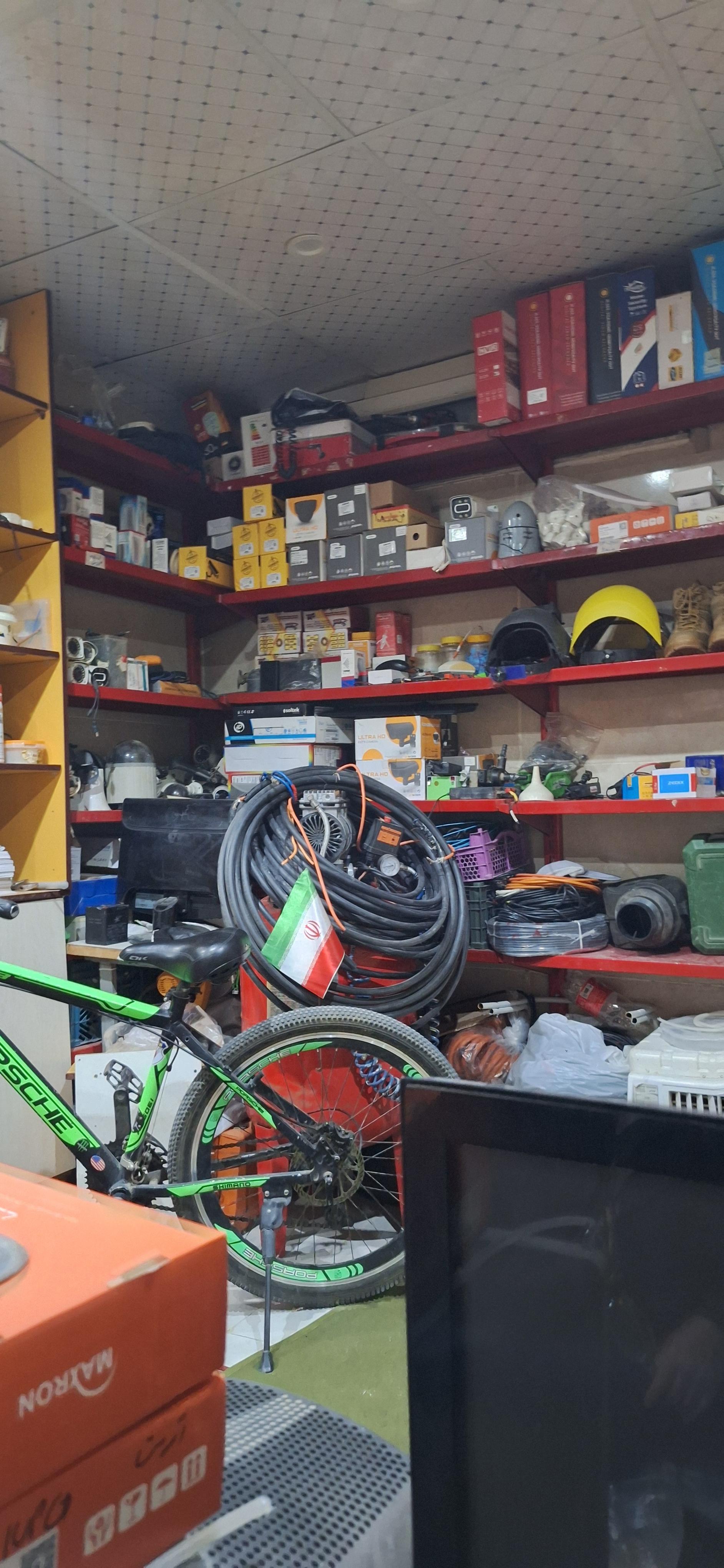 عکس دوربین مداربسته و دزدگیر نگاه 