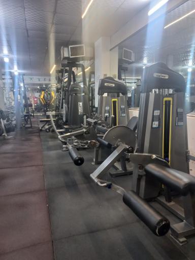 عکس آکادمی ورزشی ماه تندیس