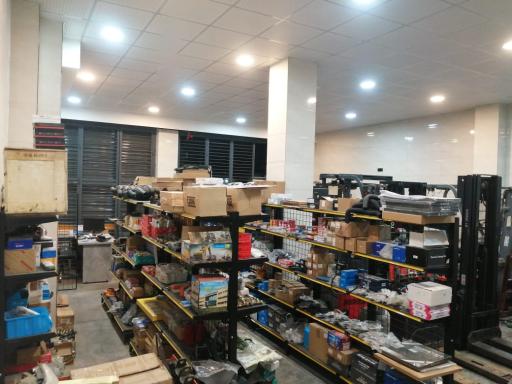 عکس فروشگاه قطعات یدکی لیفتراک پورت لیفتر