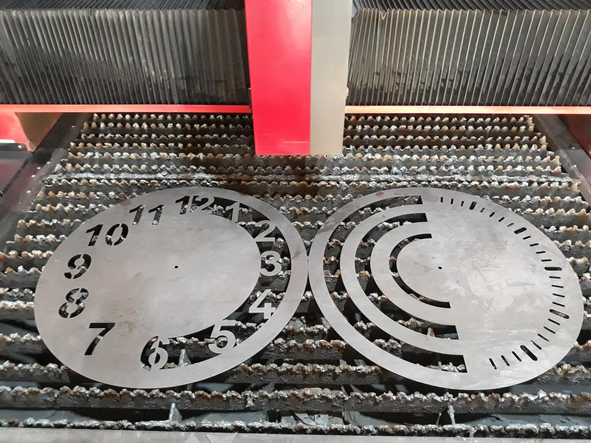 عکس لیزر فلزات شجاعی